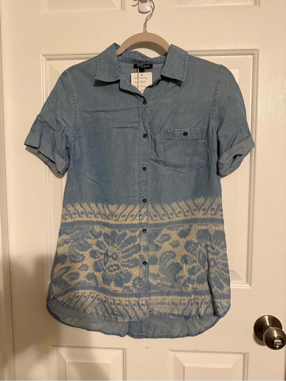 NWT Dear John Denim Light Wash Tencel Floral Print Short Sleeve Button Down Top